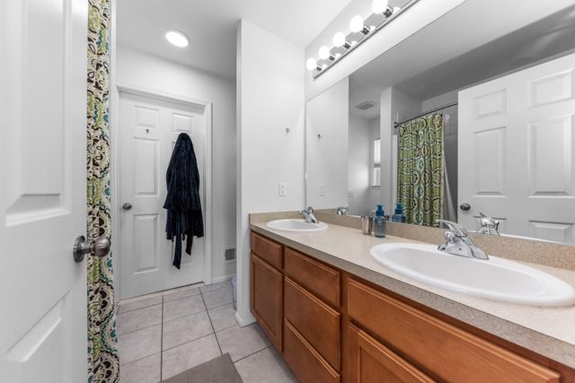 1692 Enclave Lane, Ann Arbor, MI 48103