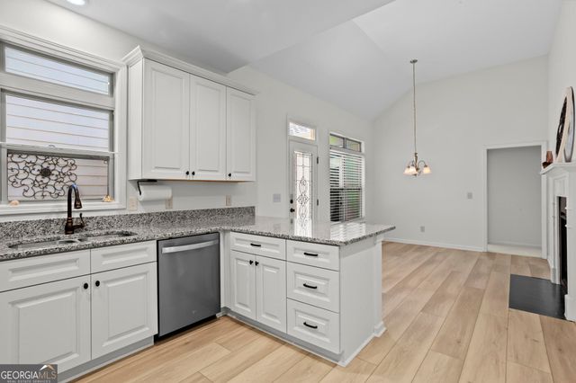 152 Stonebridge Crossing, Newnan, GA 30265