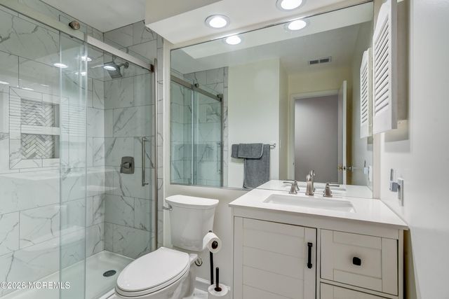 431 Hampton Court, Englishtown, NJ 07726