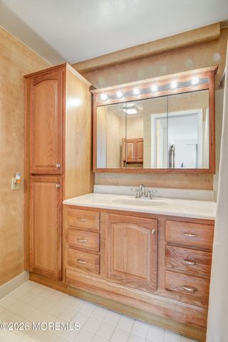 431 Hampton Court, Englishtown, NJ 07726