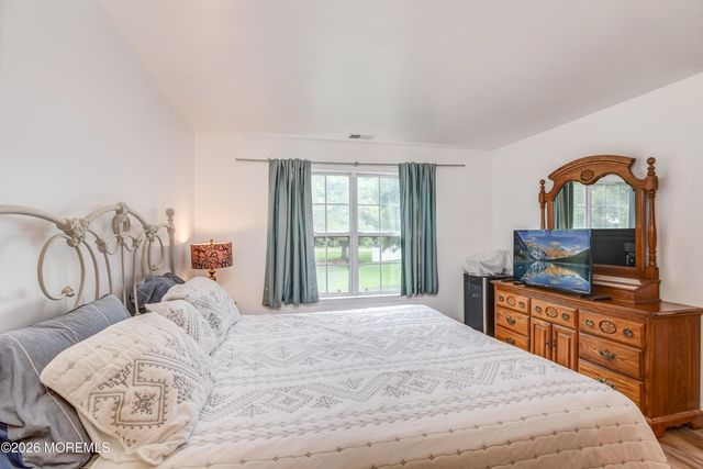 431 Hampton Court, Englishtown, NJ 07726