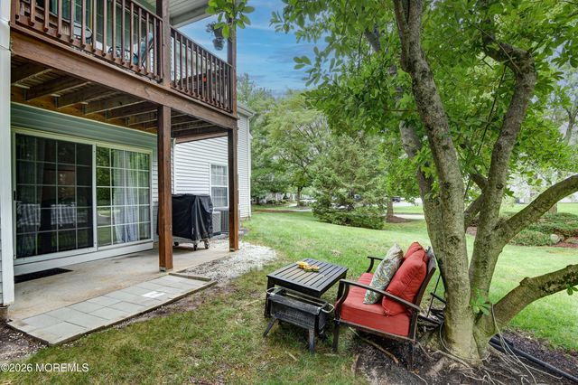 431 Hampton Court, Englishtown, NJ 07726