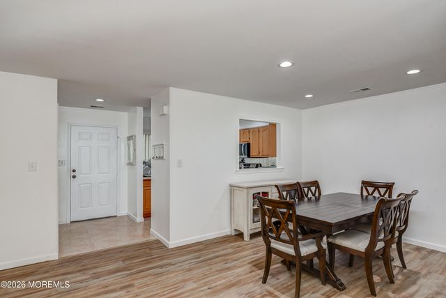431 Hampton Court, Englishtown, NJ 07726