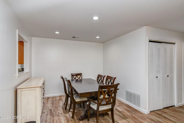 431 Hampton Court, Englishtown, NJ 07726