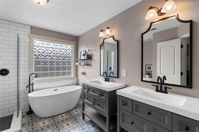 314 Fawn Lane, Liberty, MO 64068