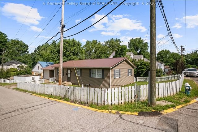 2600 Daniels Avenue, South Charleston, WV 25303