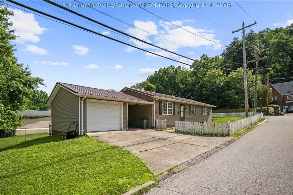 2600 Daniels Avenue, South Charleston, WV 25303