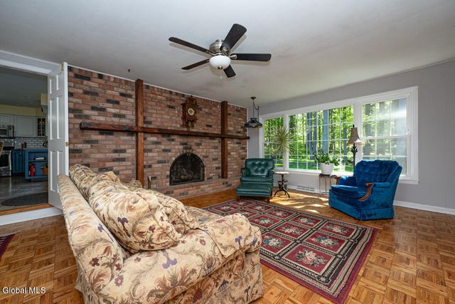 573 Jefferson Court, Guilderland, NY 12084
