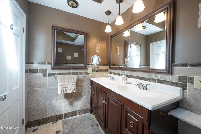 573 Jefferson Court, Guilderland, NY 12084