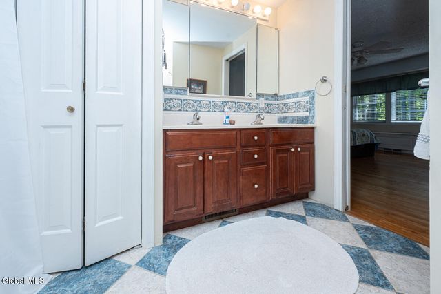 573 Jefferson Court, Guilderland, NY 12084
