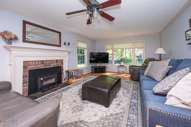 573 Jefferson Court, Guilderland, NY 12084
