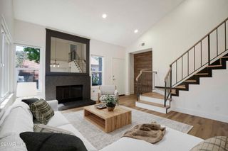 974 Quarterhorse Lane, Oak Park, CA 91377