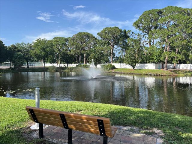 2740 COCONUT BAY LN LANE 317, Sarasota, FL 34237