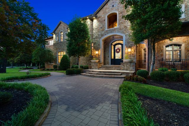 1908 Point De Vue Drive, Flower Mound, TX 75022