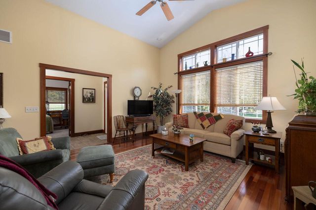 N2031 County Road F, La Crosse, WI 54601