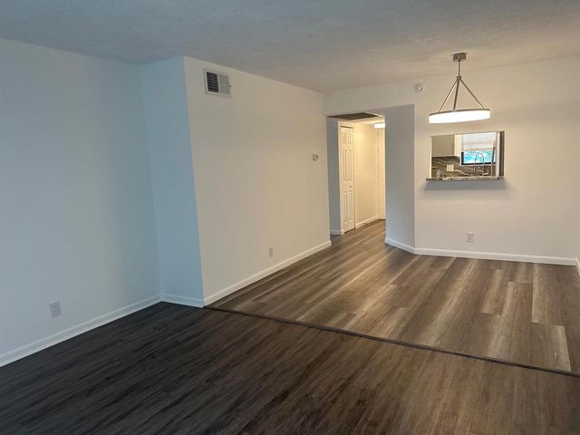 21915 LAKE FOREST Circle 106, Boca Raton, FL 33433