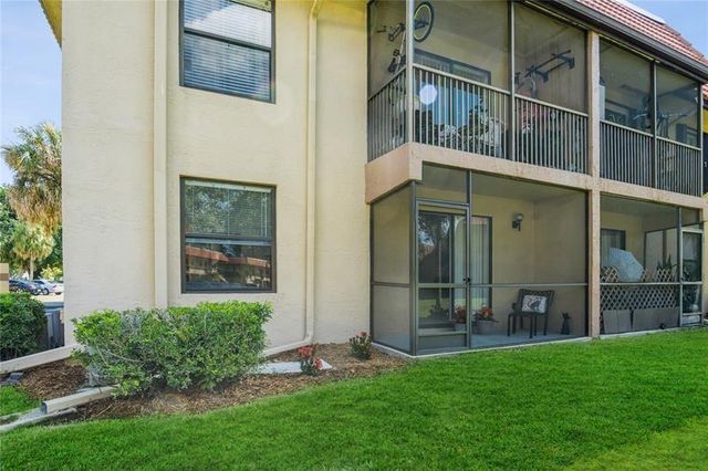 21915 LAKE FOREST Circle 106, Boca Raton, FL 33433