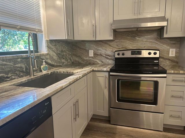 21915 LAKE FOREST Circle 106, Boca Raton, FL 33433