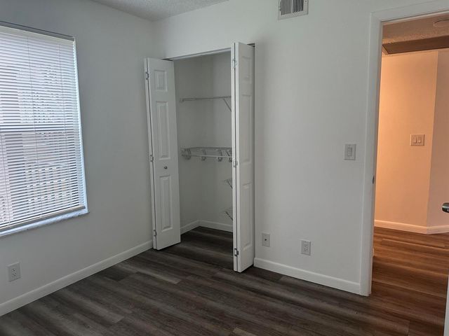 21915 LAKE FOREST Circle 106, Boca Raton, FL 33433