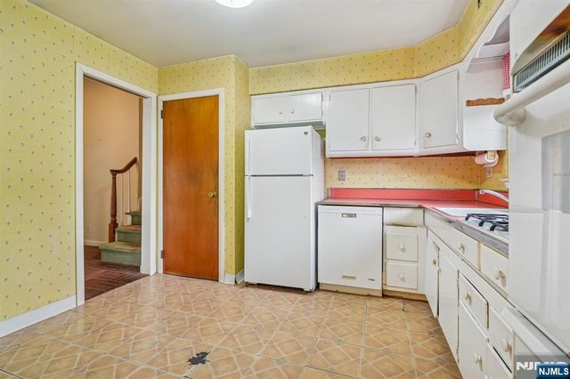 295 Georgian Drive, Paramus, NJ 07652