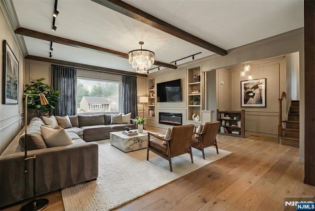 295 Georgian Drive, Paramus, NJ 07652