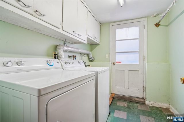 295 Georgian Drive, Paramus, NJ 07652