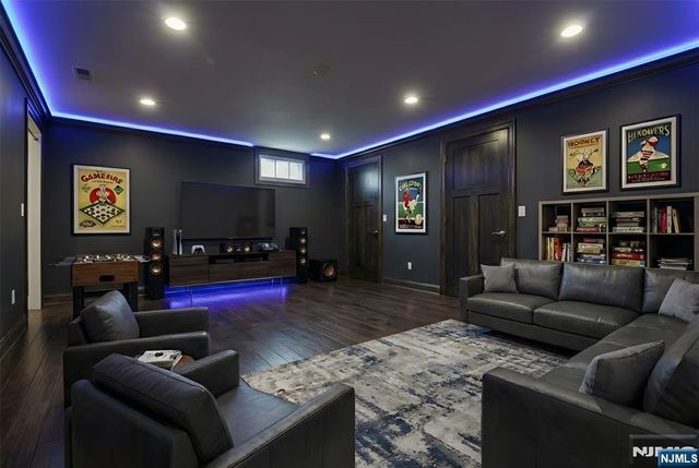 295 Georgian Drive, Paramus, NJ 07652