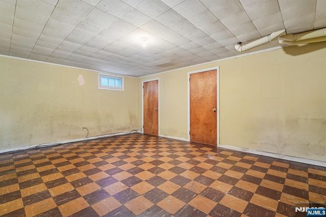 295 Georgian Drive, Paramus, NJ 07652