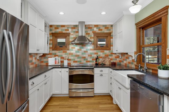 2219 Knapp Street, Saint Paul, MN 55108