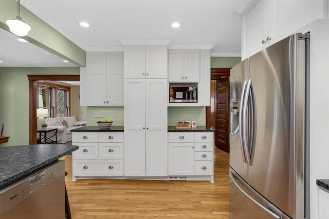 2219 Knapp Street, Saint Paul, MN 55108