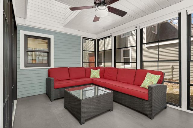 2219 Knapp Street, Saint Paul, MN 55108