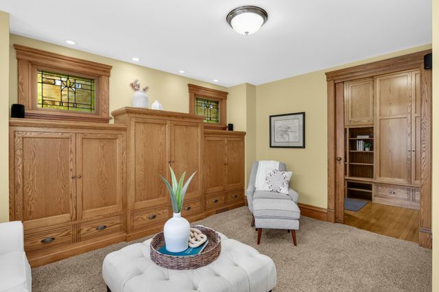 2219 Knapp Street, Saint Paul, MN 55108