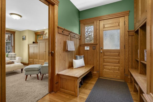 2219 Knapp Street, Saint Paul, MN 55108