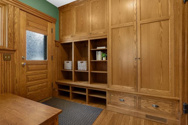 2219 Knapp Street, Saint Paul, MN 55108