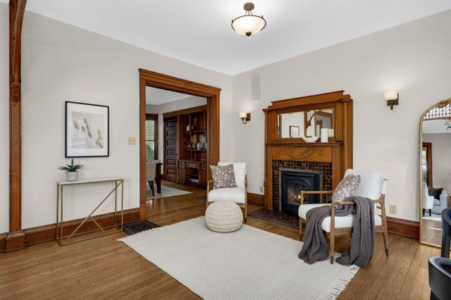 2219 Knapp Street, Saint Paul, MN 55108