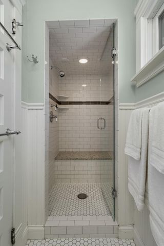 2219 Knapp Street, Saint Paul, MN 55108