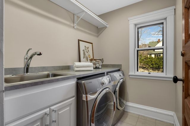 2219 Knapp Street, Saint Paul, MN 55108