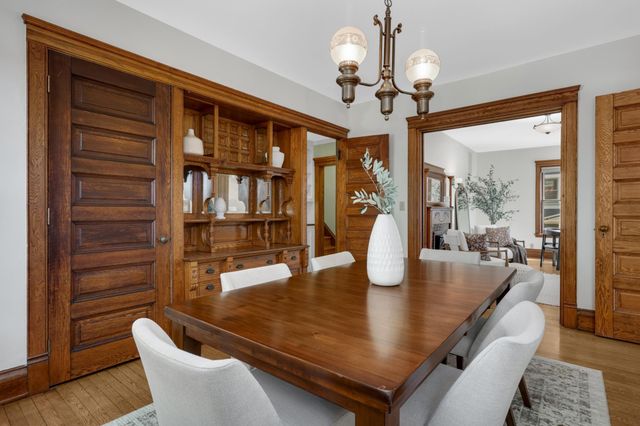 2219 Knapp Street, Saint Paul, MN 55108