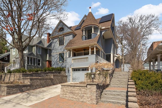 2219 Knapp Street, Saint Paul, MN 55108