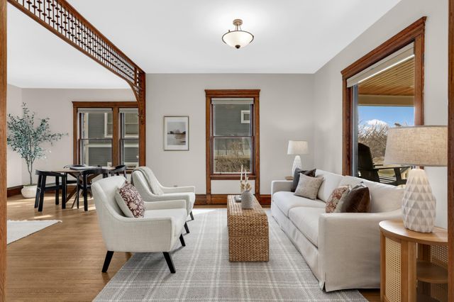 2219 Knapp Street, Saint Paul, MN 55108