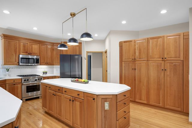 14709 White Oak Drive, Burnsville, MN 55337
