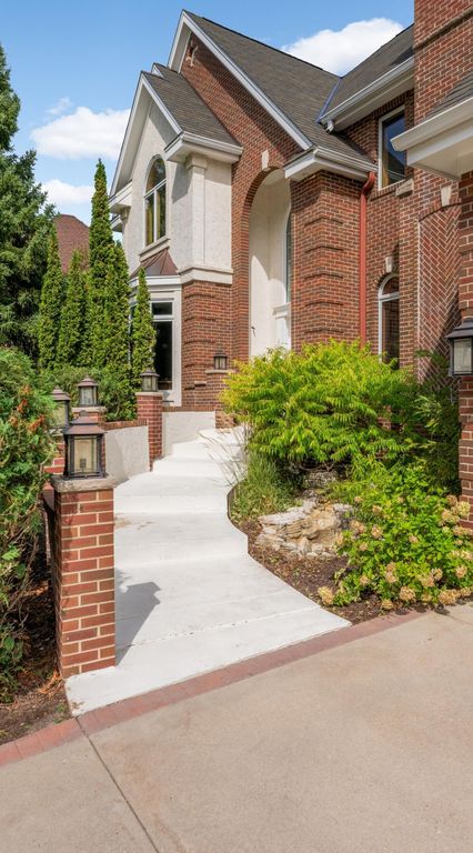 14709 White Oak Drive, Burnsville, MN 55337 — photo 3