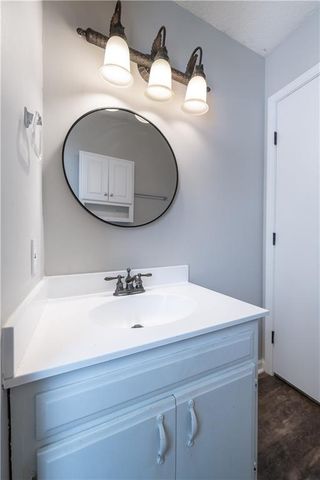 1111 SE 2nd Court, Lee's Summit, MO 64063