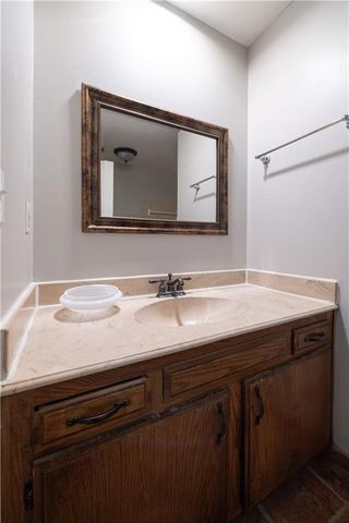 1111 SE 2nd Court, Lee's Summit, MO 64063