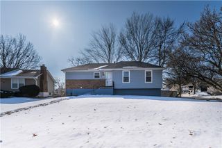1111 SE 2nd Court, Lee's Summit, MO 64063