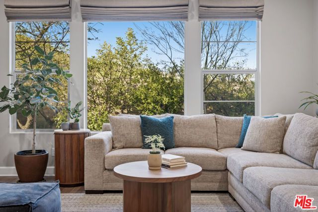 11728 Canoga Avenue, Chatsworth (los Angeles), CA 91311