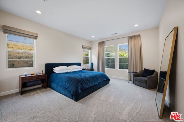 11728 Canoga Avenue, Chatsworth (los Angeles), CA 91311