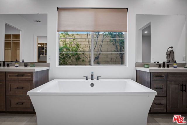 11728 Canoga Avenue, Chatsworth (los Angeles), CA 91311