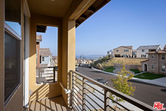 11728 Canoga Avenue, Chatsworth (los Angeles), CA 91311