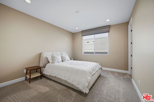 11728 Canoga Avenue, Chatsworth (los Angeles), CA 91311